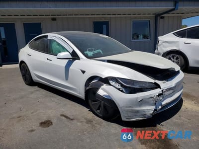Czwarte zdjęcie samochodu z boku: 2026 TESLA MODEL 3 VIN:5YJ3E1EA2TF155161 - miniatura