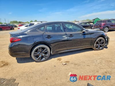 Trzecie zdjęcie samochodu z tyłu: 2019 INFINITI Q70 3.7 LUXE VIN:JN1BY1AR1KM585559 - miniatura