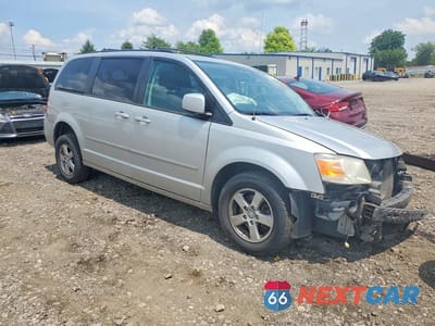 Czwarte zdjęcie samochodu z boku: 2010 DODGE GRAND CARAVAN SXT VIN:2D4RN5D15AR417455 - miniatura