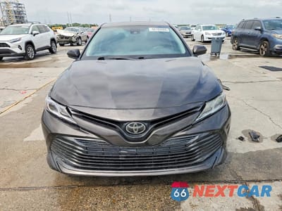 Piąte zdjęcie samochodu w środku: 2019 TOYOTA CAMRY LE VIN:4T1B11HK7KU248920 - miniatura