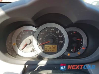 Zdjęcie 9 z 13 samochodu: 2006 TOYOTA RAV4 BASE VIN:JTMBK33V666005429 - miniatura
