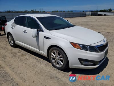 Czwarte zdjęcie samochodu z boku: 2013 KIA OPTIMA LX VIN:5XXGM4A73DG180729 - miniatura
