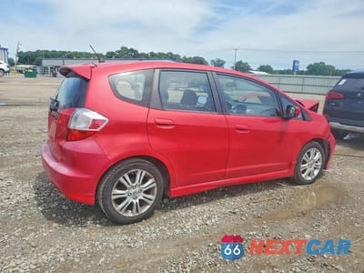 Trzecie zdjęcie samochodu z tyłu: 2010 HONDA FIT SPORT VIN:JHMGE8H44AC026556 - miniatura