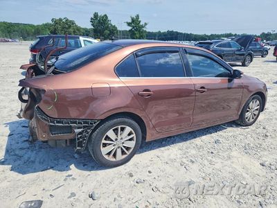 Trzecie zdjęcie samochodu z tyłu: 2016 VOLKSWAGEN JETTA SE VIN:3VWD67AJ7GM340220 - miniatura