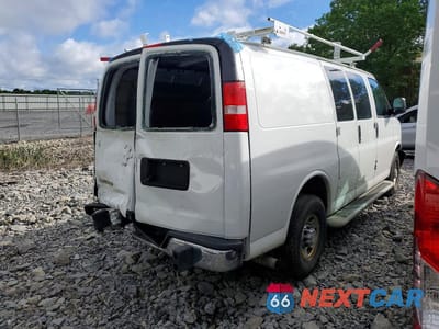 Trzecie zdjęcie samochodu z tyłu: 2021 CHEVROLET EXPRESS G2500 VIN:1GCWGAF75M1240967 - miniatura