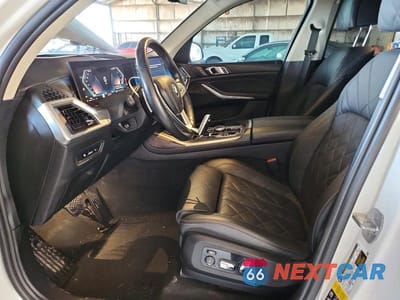 Zdjęcie 7 z 13 samochodu: 2024 BMW X7 XDRIVE40I VIN:5UX23EM02R9S31495 - miniatura