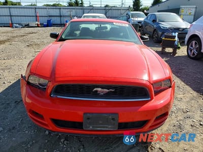 Piąte zdjęcie samochodu w środku: 2014 FORD MUSTANG VIN:1ZVBP8AMXE5249496 - miniatura