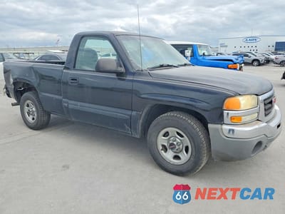 Czwarte zdjęcie samochodu z boku: 2004 GMC NEW SIERRA C1500 VIN:1GTEC14X14Z104251 - miniatura