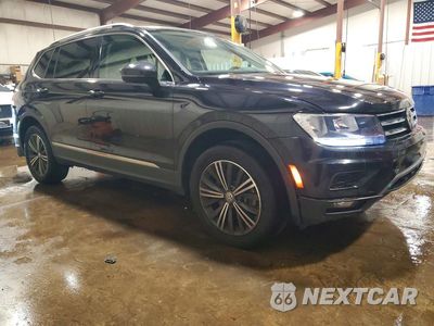 Czwarte zdjęcie samochodu z boku: 2018 VOLKSWAGEN TIGUAN SE VIN:3VV2B7AX9JM143603 - miniatura
