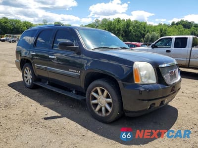 Czwarte zdjęcie samochodu z boku: 2008 GMC YUKON DENALI VIN:1GKFK63858J176836 - miniatura