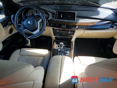Zdjęcie 8 z 14 samochodu: 2018 BMW X5 SDRIVE35I VIN:5UXKR2C52J0Z16129 - miniatura