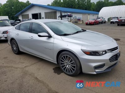 Czwarte zdjęcie samochodu z boku: 2017 CHEVROLET MALIBU LT VIN:1G1ZE5ST2HF274301 - miniatura