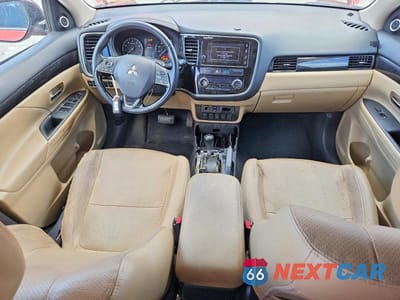 Zdjęcie 8 z 14 samochodu: 2017 MITSUBISHI OUTLANDER SE VIN:JA4AD3A33HZ002314 - miniatura