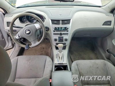 Zdjęcie 8 z 12 samochodu: 2010 CHEVROLET MALIBU LS VIN:1G1ZB5EBXA4133120 - miniatura