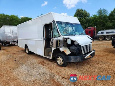 Czwarte zdjęcie samochodu z boku: 2021 FREIGHTLINER MT45 CHASSIS DELIVERY TRUCK VIN:4UZAC2GA1MCMR1586 - miniatura