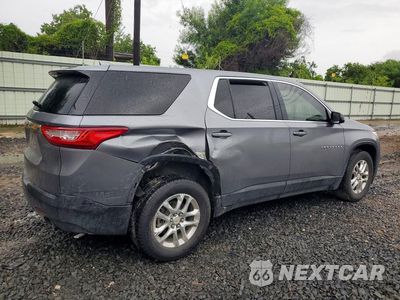 Trzecie zdjęcie samochodu z tyłu: 2019 CHEVROLET TRAVERSE LS VIN:1GNERFKW9KJ271384 - miniatura