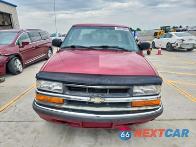 Piąte zdjęcie samochodu w środku: 2001 CHEVROLET S TRUCK S10 VIN:1GCDT19W218112579 - miniatura