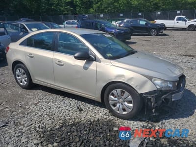 Czwarte zdjęcie samochodu z boku: 2012 CHEVROLET CRUZE LS VIN:1G1PC5SH4C7284503 - miniatura