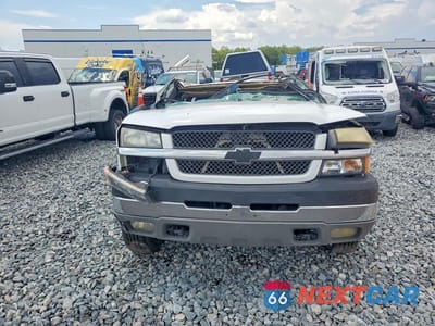 Piąte zdjęcie samochodu w środku: 2004 CHEVROLET SILVERADO K3500 VIN:1GCJK33284F180375 - miniatura