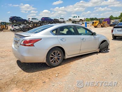 Trzecie zdjęcie samochodu z tyłu: 2015 NISSAN ALTIMA VIN:1N4AL3AP7FC473495 - miniatura