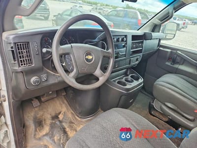 Zdjęcie 8 z 13 samochodu: 2018 CHEVROLET EXPRESS G2500 VIN:1GCWGAFG7J1908912 - miniatura