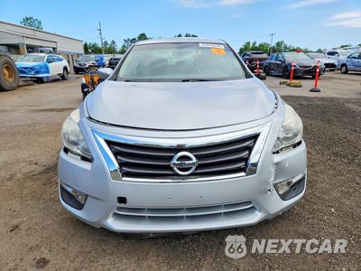 Piąte zdjęcie samochodu w środku: 2015 NISSAN ALTIMA 2.5 S VIN:1N4AL3AP9FN380966 - miniatura