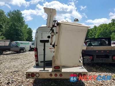 Zdjęcie 6 z 13 samochodu: 2016 MERCEDES-BENZ SPRINTER 3500 VAN WITH BUCKET LIFT VIN:WD3PF3DC8GP276943 - miniatura