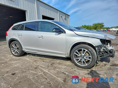 Czwarte zdjęcie samochodu z boku: 2018 VOLVO V60 CROSS COUNTRY PREMIER VIN:YV440MWK9J2059195 - miniatura