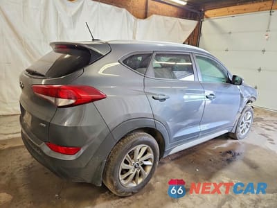 Trzecie zdjęcie samochodu z tyłu: 2017 HYUNDAI TUCSON SE VIN:KM8J3CA41HU565954 - miniatura