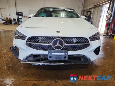 Piąte zdjęcie samochodu w środku: 2025 MERCEDES-BENZ CLA 250 4MATIC VIN:W1K5J4HB3SN519345 - miniatura