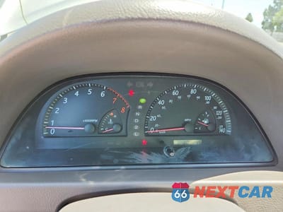 Zdjęcie 9 z 12 samochodu: 2002 TOYOTA CAMRY LE VIN:JTDBE32K320020966 - miniatura