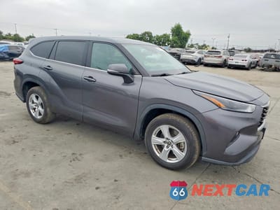 Czwarte zdjęcie samochodu z boku: 2022 TOYOTA HIGHLANDER LE VIN:5TDZZRAH6NS554511 - miniatura