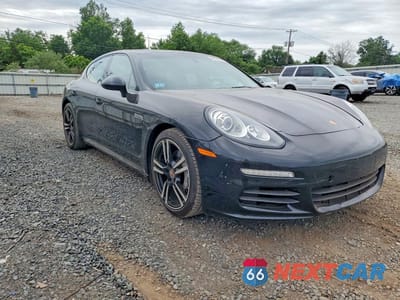 Czwarte zdjęcie samochodu z boku: 2014 PORSCHE PANAMERA S VIN:WP0AB2A76EL055550 - miniatura