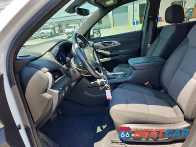 Zdjęcie 7 z 13 samochodu: 2022 CHEVROLET TRAVERSE LT VIN:1GNERGKW0NJ195256 - miniatura