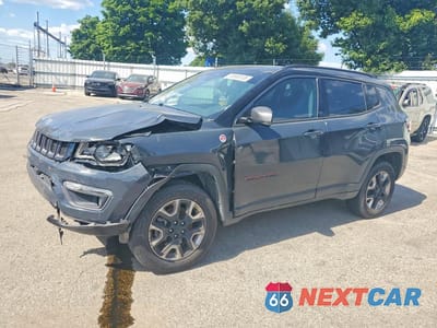 2018 JEEP COMPASS 3C4NJDDB9JT367120 - główne zdjęcie licytacji z USA - miniatura