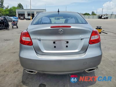 Zdjęcie 6 z 12 samochodu: 2013 SUZUKI KIZASHI SE VIN:JS2RE9A38D6100314 - miniatura