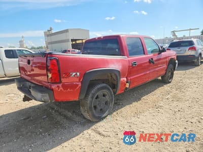 Trzecie zdjęcie samochodu z tyłu: 2005 CHEVROLET SILVERADO K1500 VIN:2GCEK13T151208346 - miniatura