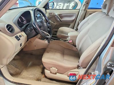 Zdjęcie 7 z 12 samochodu: 2004 TOYOTA RAV4 BASE VIN:JTEHD20V340022221 - miniatura