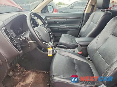 Zdjęcie 7 z 12 samochodu: 2016 MITSUBISHI OUTLANDER SE VIN:JA4AD3A37GZ007823 - miniatura