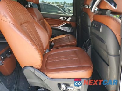 Zdjęcie 11 z 13 samochodu: 2021 BMW X7 M50I VIN:5UXCX6C00M9H49794 - miniatura