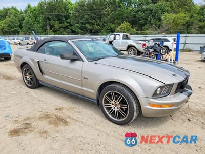 Czwarte zdjęcie samochodu z boku: 2005 FORD MUSTANG VIN:1ZVFT84N355215840 - miniatura