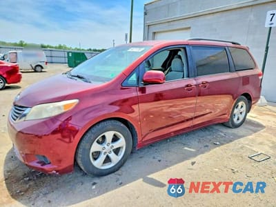 2012 TOYOTA SIENNA LE 5TDKK3DC8CS208296 - główne zdjęcie licytacji z USA - miniatura