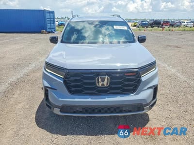 Piąte zdjęcie samochodu w środku: 2025 HONDA PILOT TRAILSPORT VIN:5FNYG1H6XSB068498 - miniatura