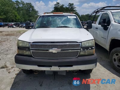 Piąte zdjęcie samochodu w środku: 2004 CHEVROLET SILVERADO C3500 VIN:1GBJC34264E384145 - miniatura