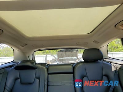 Zdjęcie 10 z 13 samochodu: 2019 VOLVO XC60 T5 VIN:LYV102RK6KB214470 - miniatura
