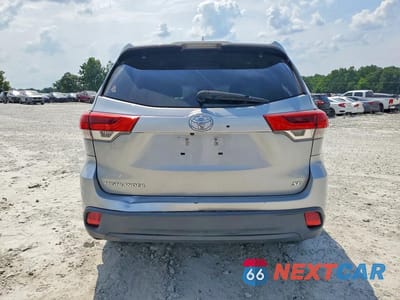 Zdjęcie 6 z 13 samochodu: 2017 TOYOTA HIGHLANDER SE VIN:5TDKZRFH4HS517701 - miniatura
