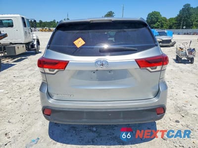 Zdjęcie 6 z 14 samochodu: 2018 TOYOTA HIGHLANDER LE VIN:5TDZARFH0JS040891 - miniatura