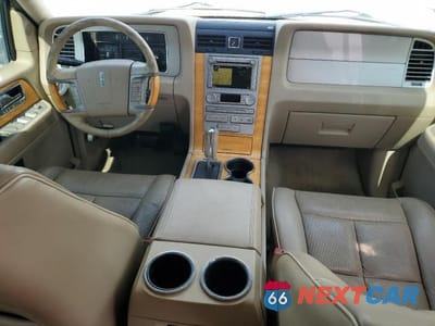Zdjęcie 8 z 13 samochodu: 2009 LINCOLN NAVIGATOR VIN:5LMFU285X9EJ01470 - miniatura