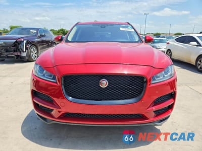 Piąte zdjęcie samochodu w środku: 2017 JAGUAR F-PACE PREMIUM VIN:SADCJ2BV7HA886911 - miniatura