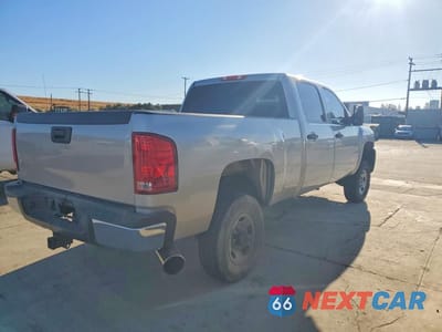 Trzecie zdjęcie samochodu z tyłu: 2008 CHEVROLET SILVERADO K2500 HEAVY DUTY VIN:1GCHK236X8F147489 - miniatura